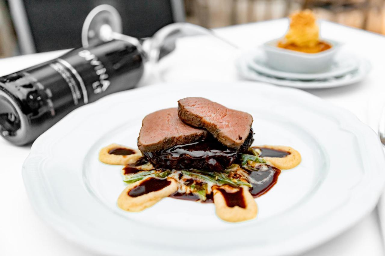 Hotel & Restaurant Ochsen Мерклинген Екстериор снимка